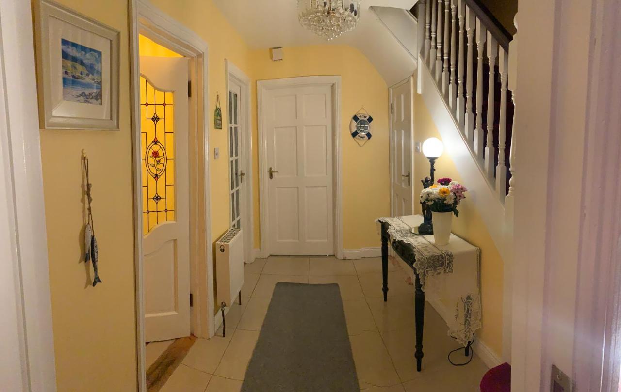 Seascape On The Edge Of Town: 4 Beds All Ensuite. Belmullet Bagian luar foto