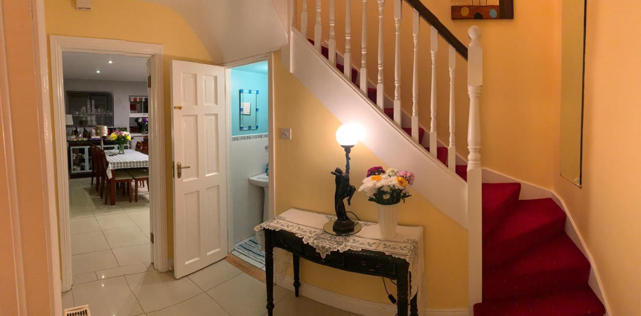 Seascape On The Edge Of Town: 4 Beds All Ensuite. Belmullet Bagian luar foto