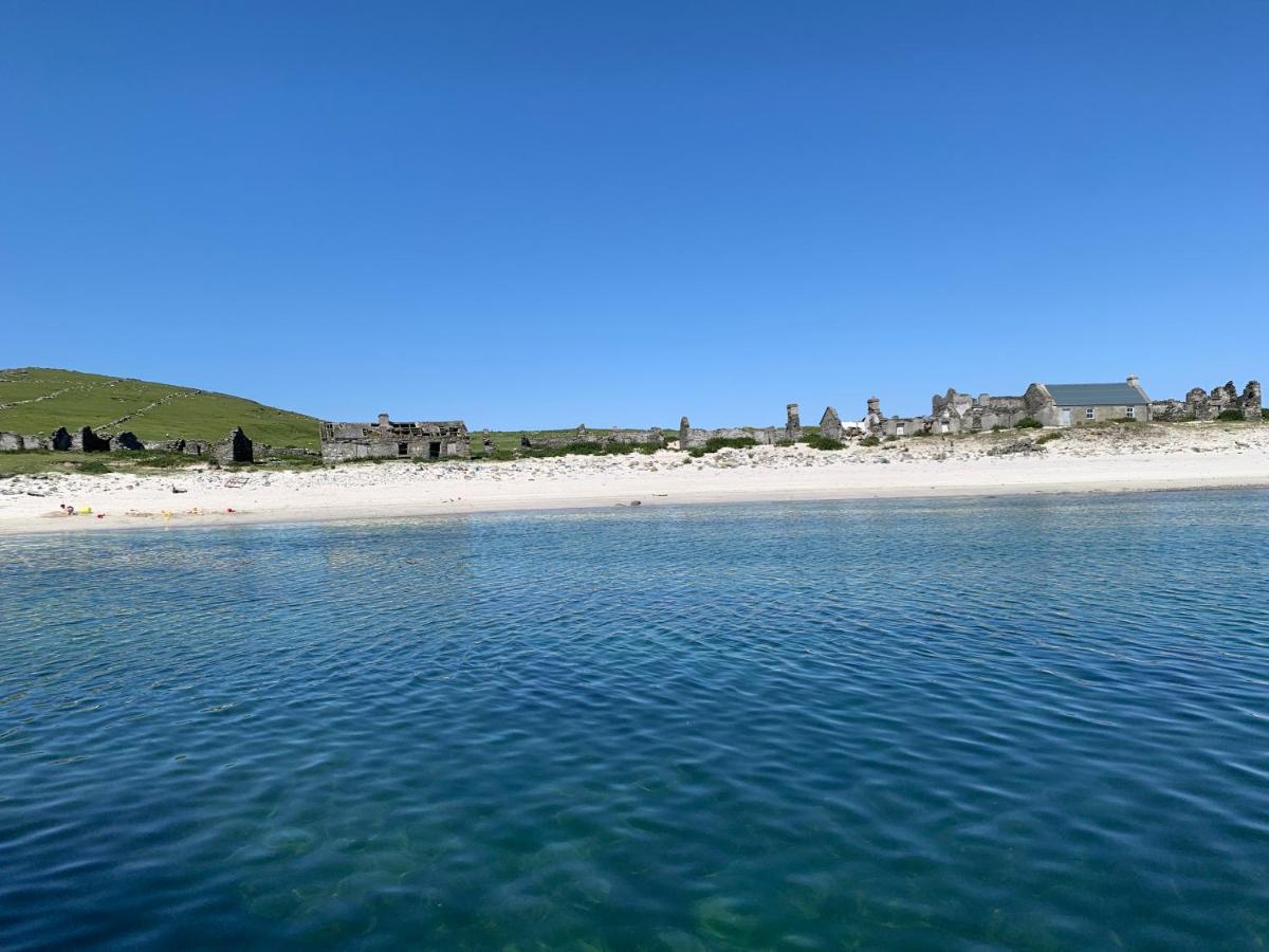 Seascape On The Edge Of Town: 4 Beds All Ensuite. Belmullet Bagian luar foto