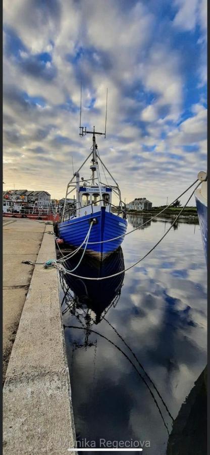 Seascape On The Edge Of Town: 4 Beds All Ensuite. Belmullet Bagian luar foto