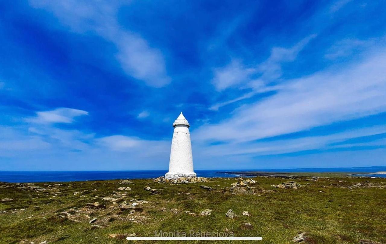 Seascape On The Edge Of Town: 4 Beds All Ensuite. Belmullet Bagian luar foto