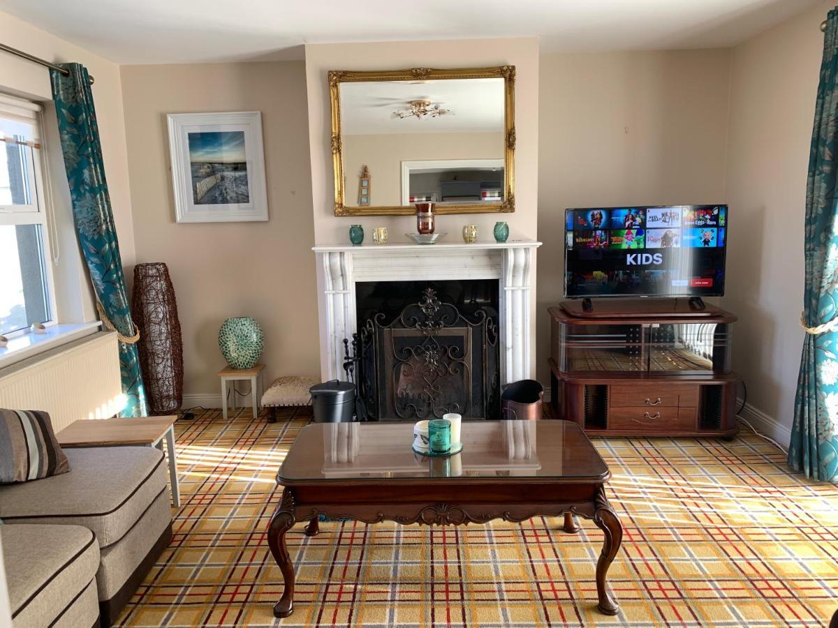 Seascape On The Edge Of Town: 4 Beds All Ensuite. Belmullet Bagian luar foto