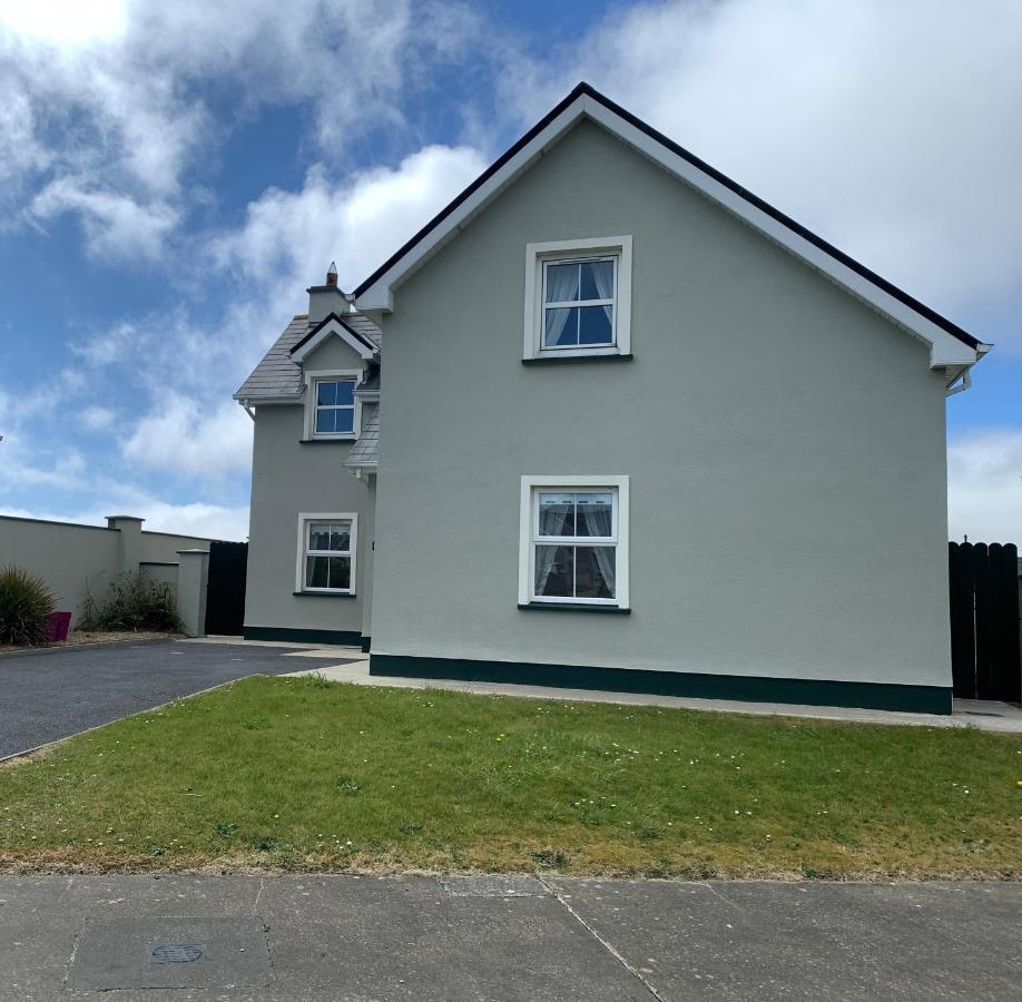 Seascape On The Edge Of Town: 4 Beds All Ensuite. Belmullet Bagian luar foto